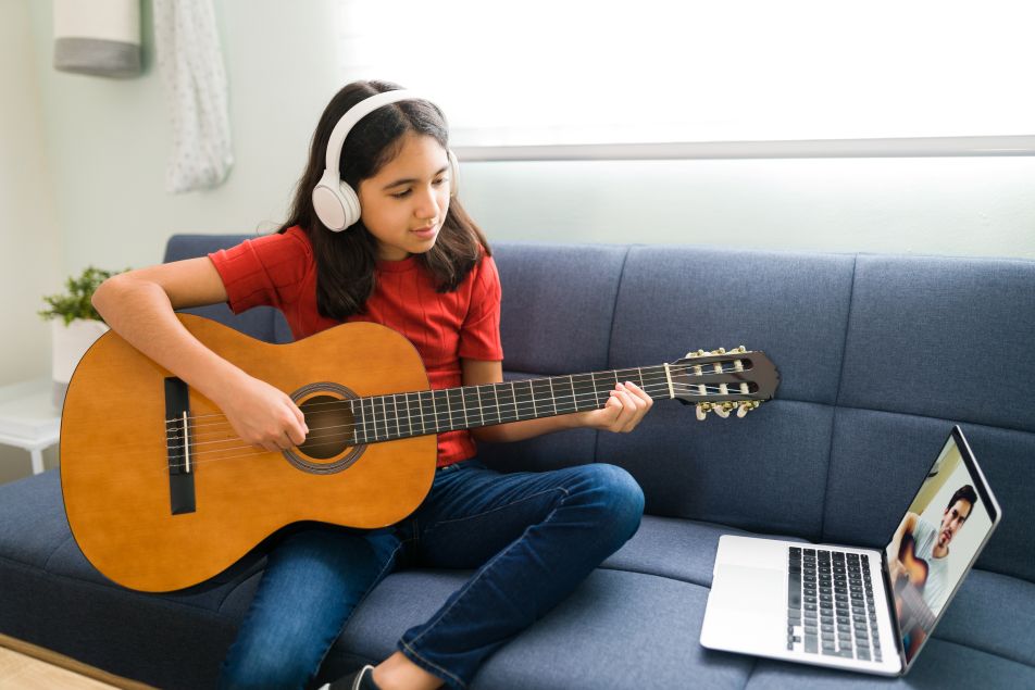 The 7 Best Online Music Classes Canada To Unlock Talent